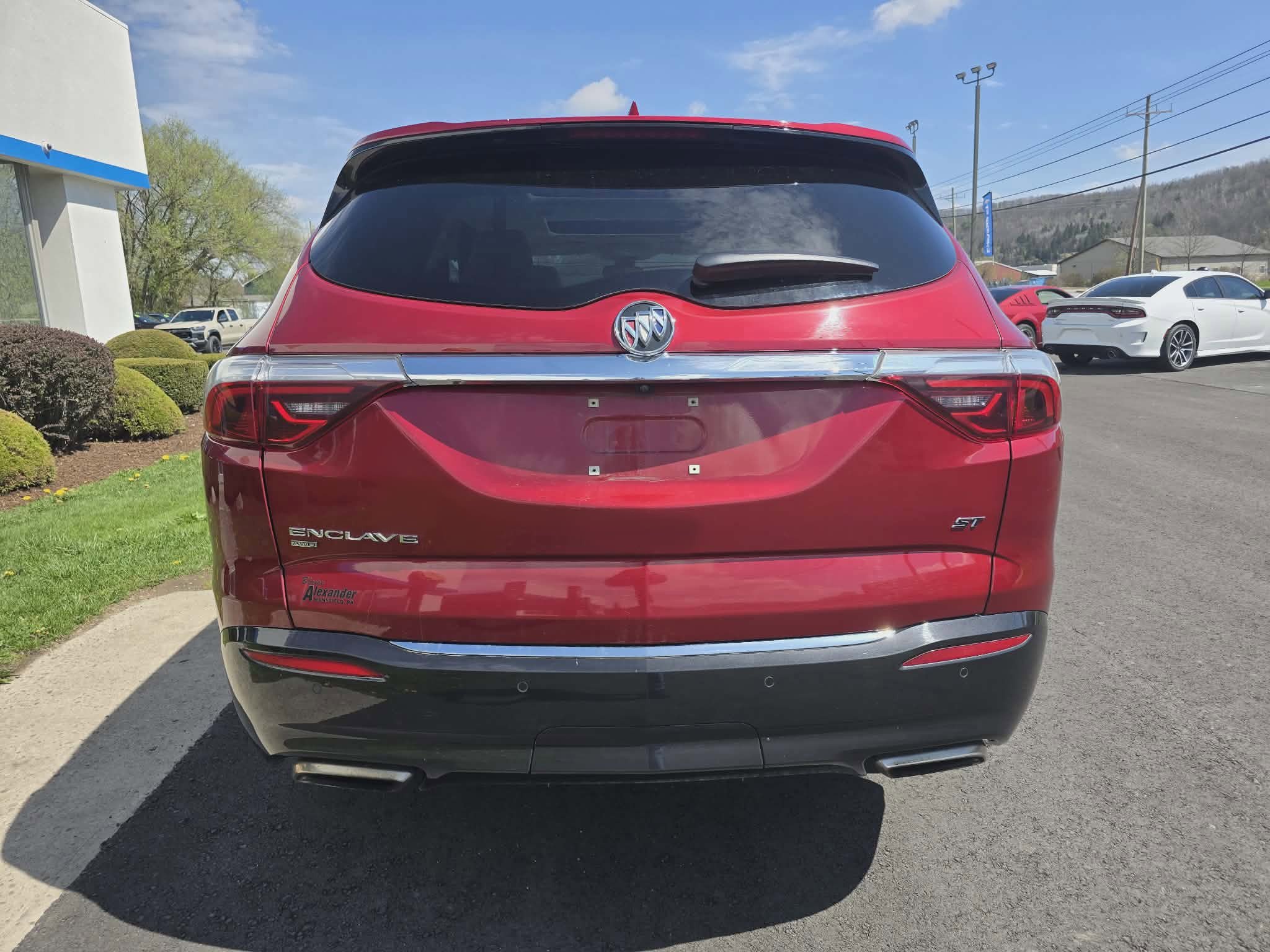 Used 2023 Buick Enclave Essence w/ Experience Buick Package AWD/4WD video 4