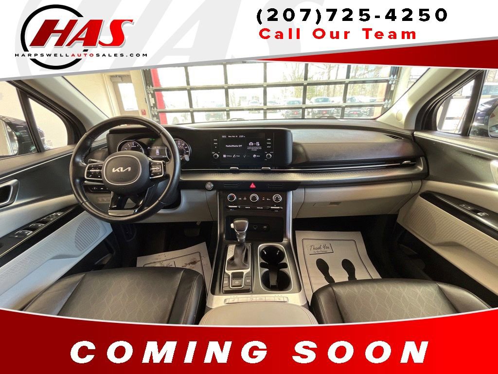 Used 2022 Kia Carnival LX image 15