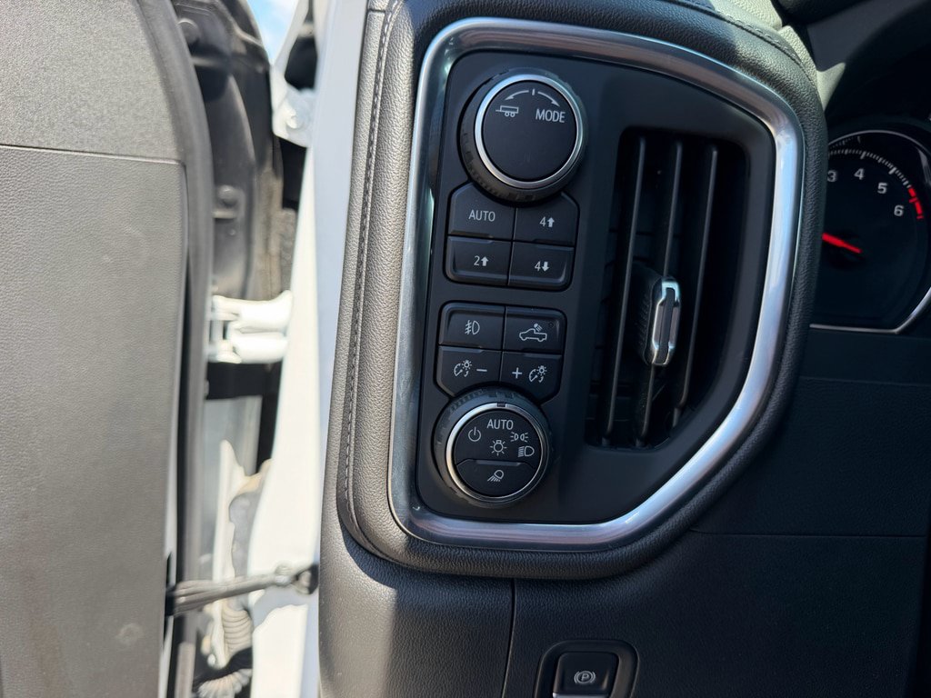 Used 2022 Chevrolet Silverado 1500 LTZ AWD/4WD image 14