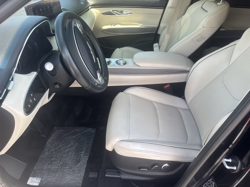 Used 2023 Genesis GV70 2.5T w/ Advanced Package AWD/4WD image 9