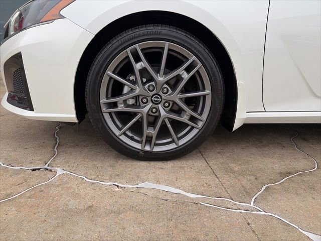 Certified 2024 Nissan Altima 2.0 SR image 8