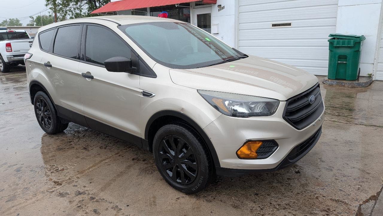 Used 2018 Ford Escape S FWD image 3