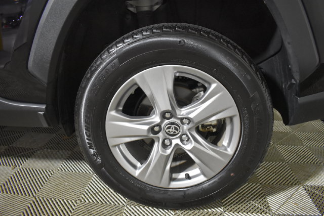 Used 2025 Toyota RAV4 XLE FWD image 37