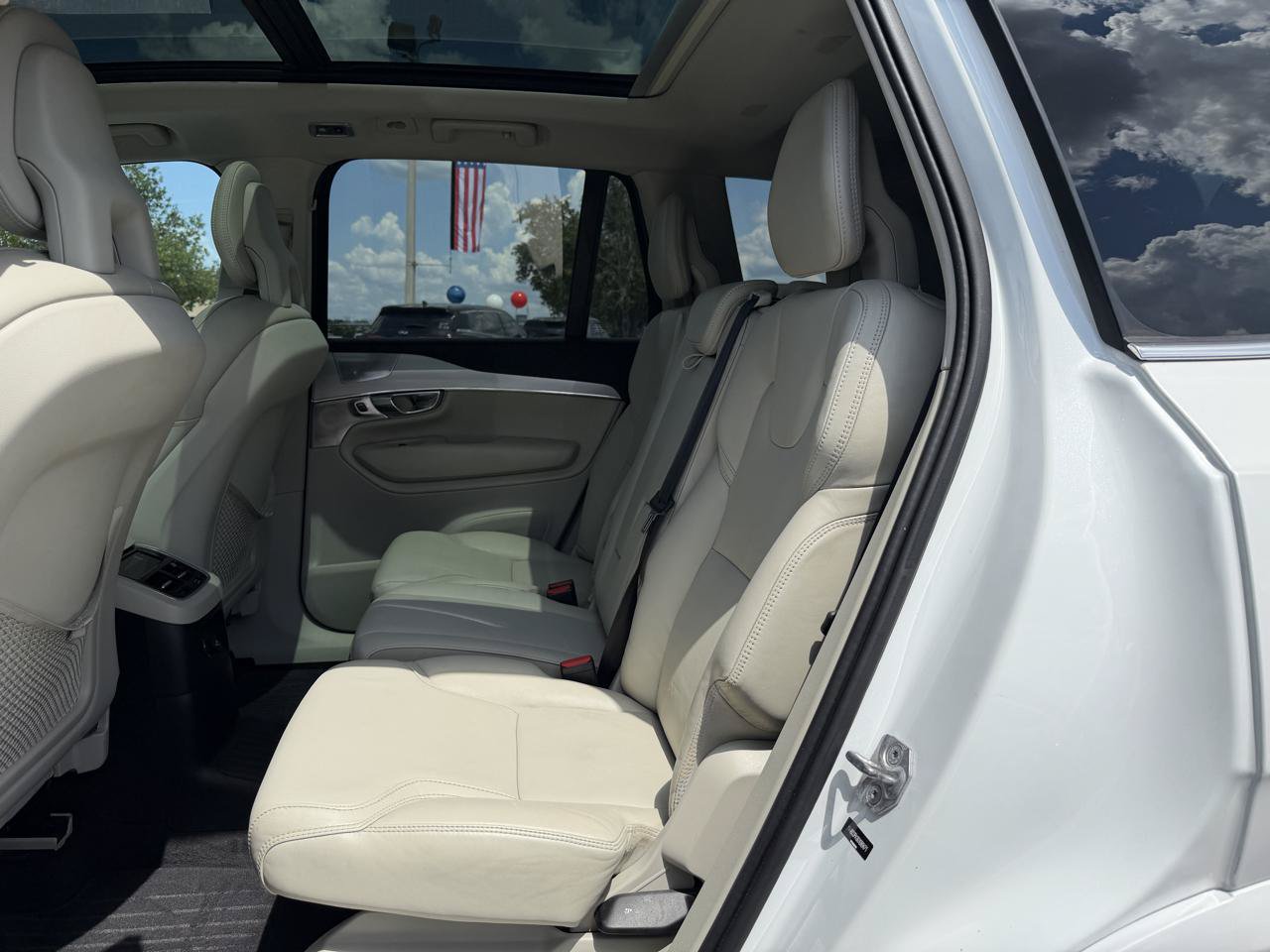 Used 2016 Volvo XC90 T8 Momentum w/ Vision Package AWD/4WD image 13