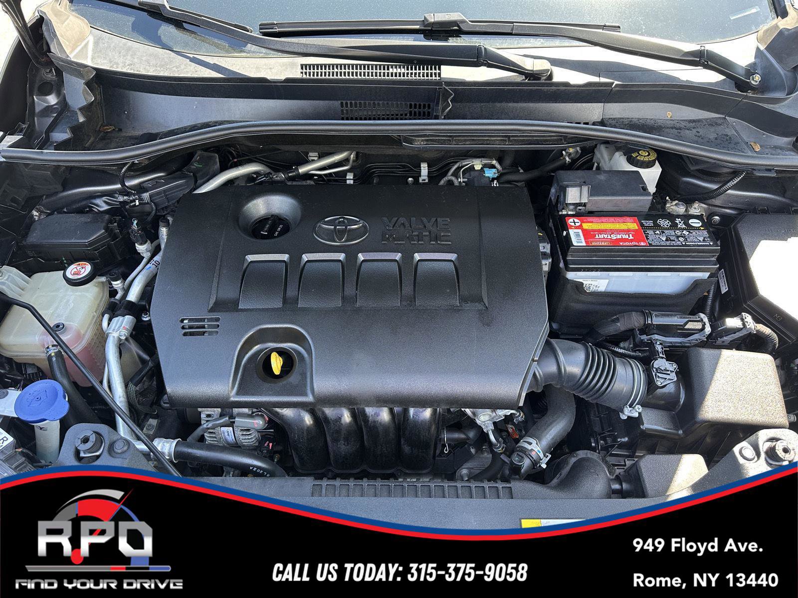 Used 2019 Toyota C-HR XLE FWD image 11