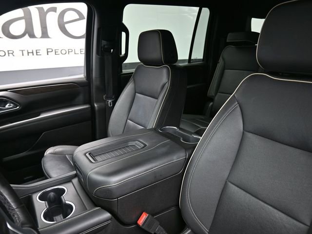 Used 2023 Chevrolet Suburban Premier image 16