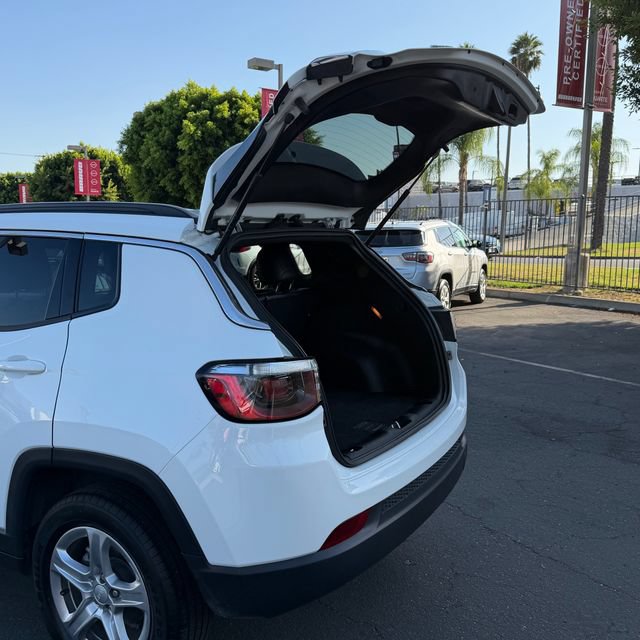 Used 2024 Jeep Compass Latitude AWD/4WD image 8