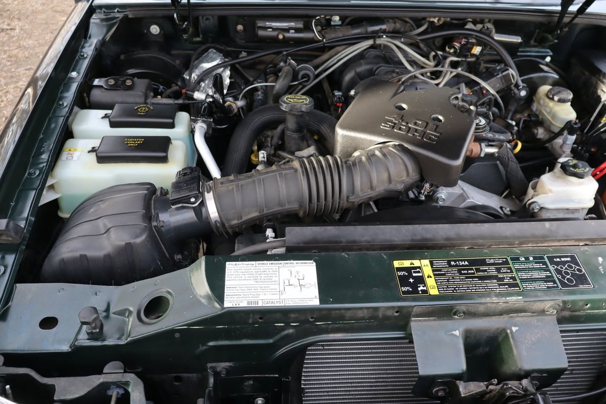 Used 2004 Ford Explorer Sport Trac XLS image 35