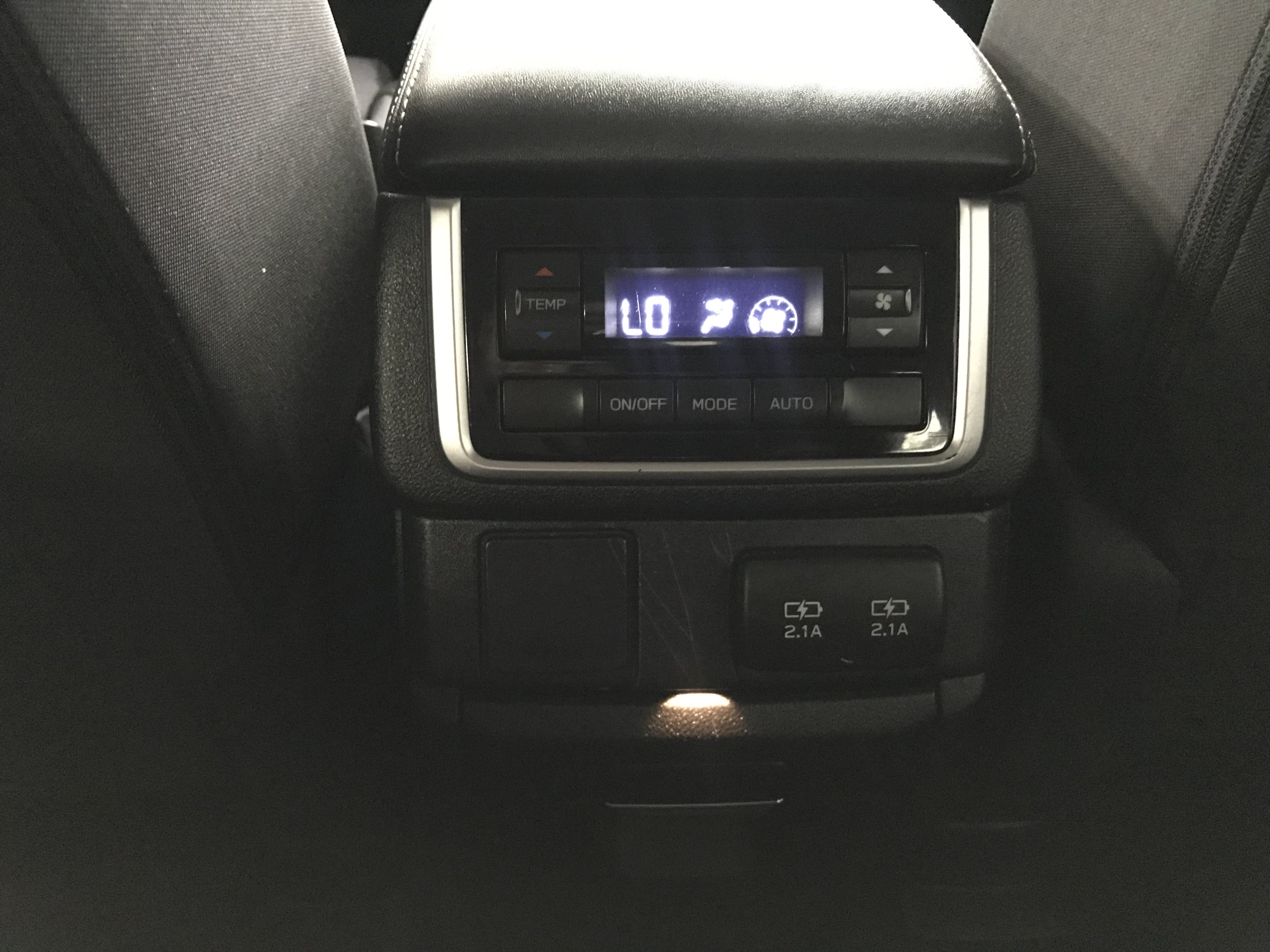Used 2022 Subaru Ascent Premium w/ Convenience Package AWD/4WD image 27