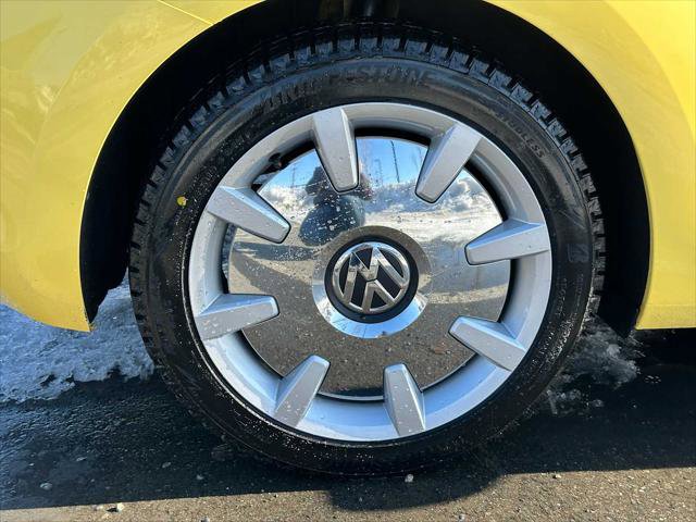 Used 2013 Volkswagen Beetle 2.5 image 9