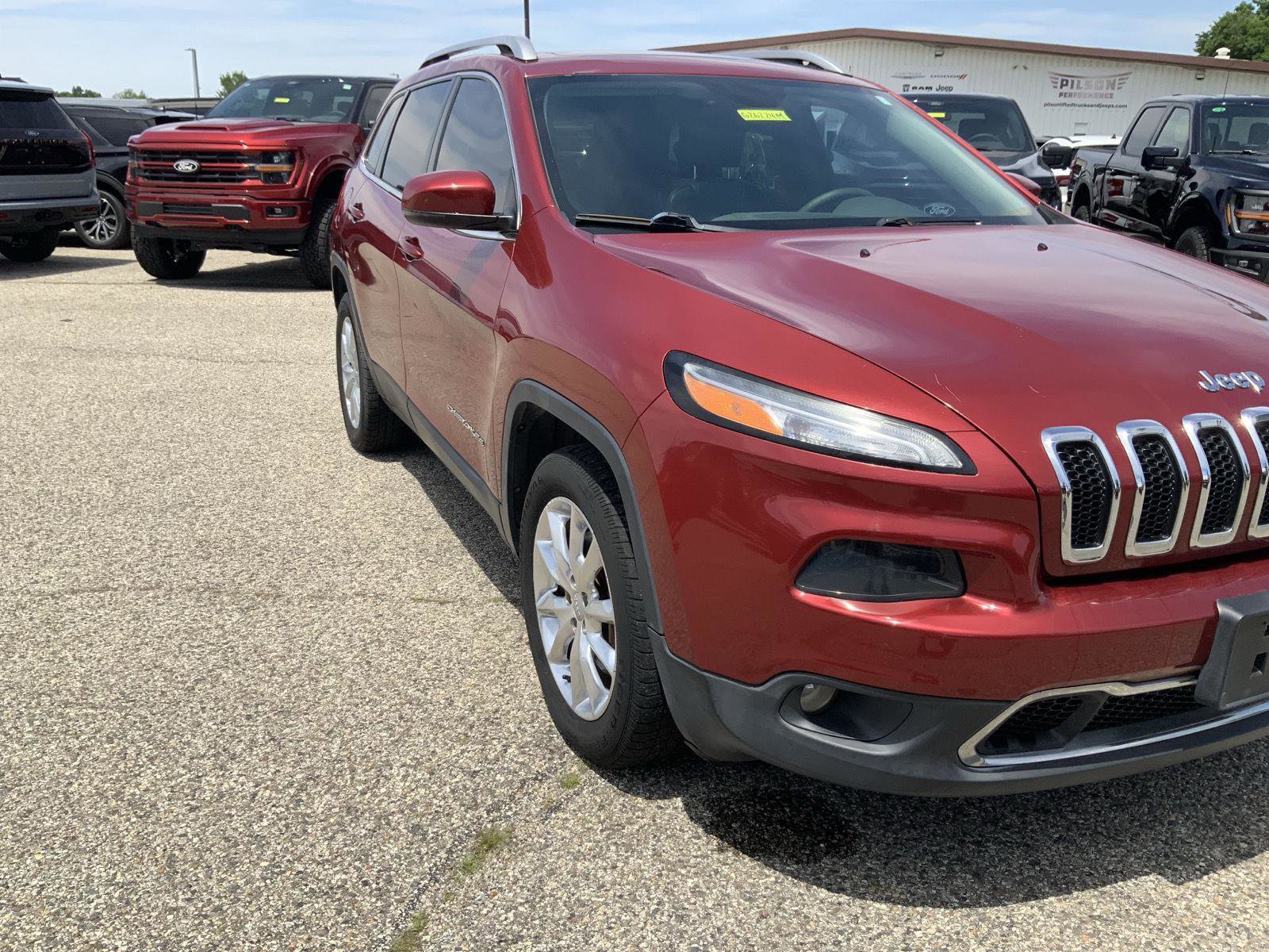 Used 2016 Jeep Cherokee Limited AWD/4WD image 10
