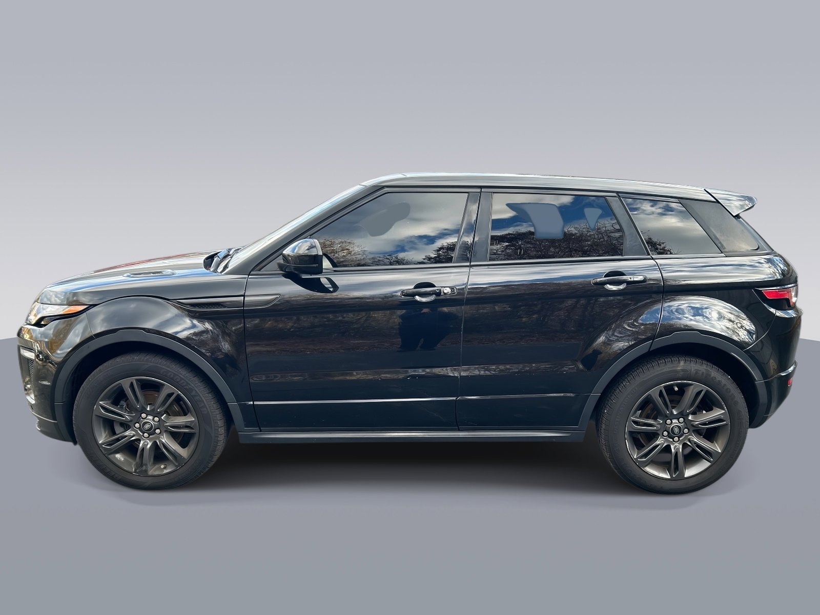 Used 2019 Land Rover Range Rover Evoque Landmark Edition image 6