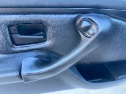 Used 1999 BMW Z3 2.5i RWD image 19