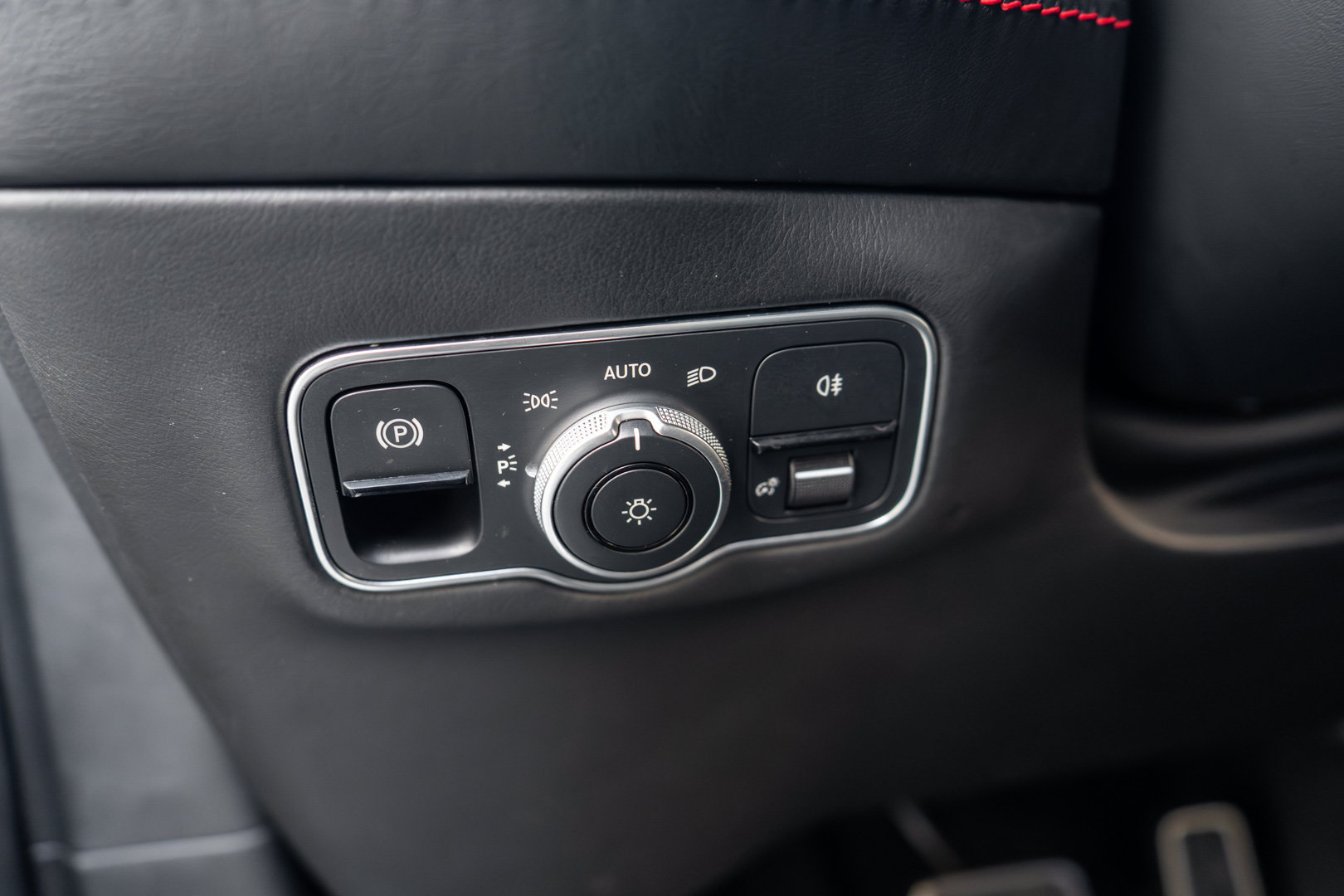 Used 2022 Aston Martin DBX AWD/4WD image 15