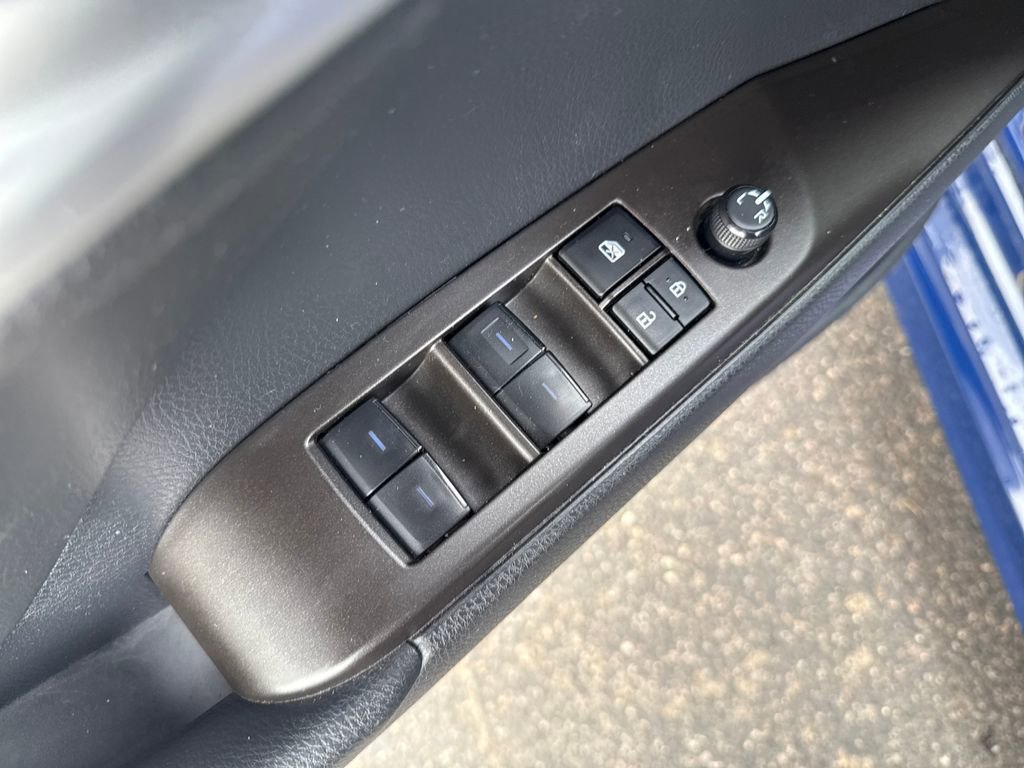 Used 2024 Toyota Camry SE image 12