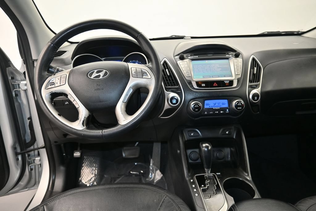 Used 2013 Hyundai Tucson Limited w/ Premium Pkg FWD image 15