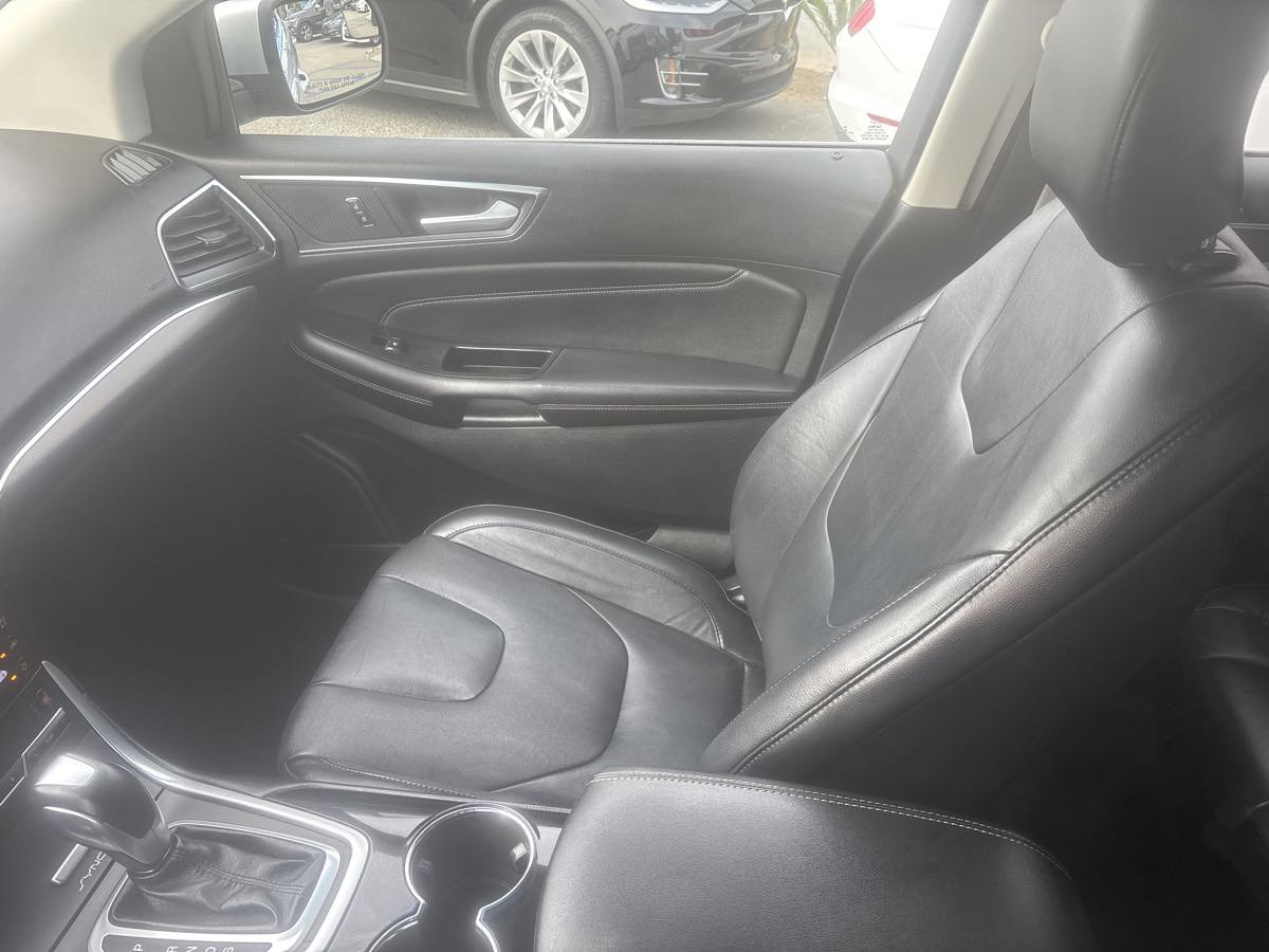 Used 2015 Ford Edge Titanium image 21