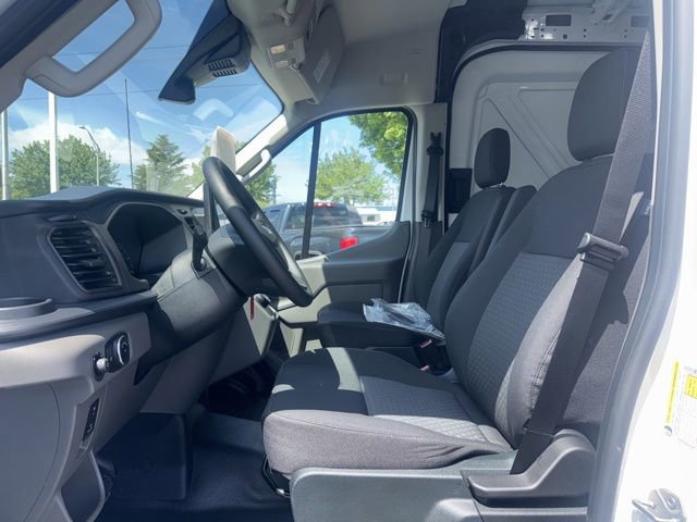 Used 2023 Ford E-Transit Medium Roof RWD image 10