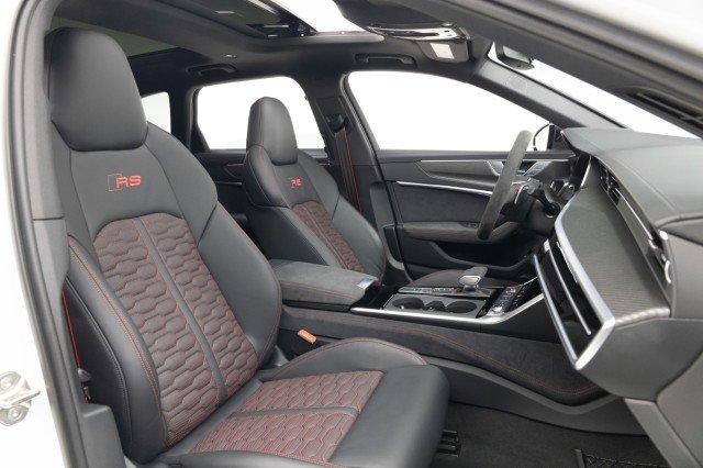 Used 2024 Audi RS 6 performance w/ Matte Carbon Package image 4