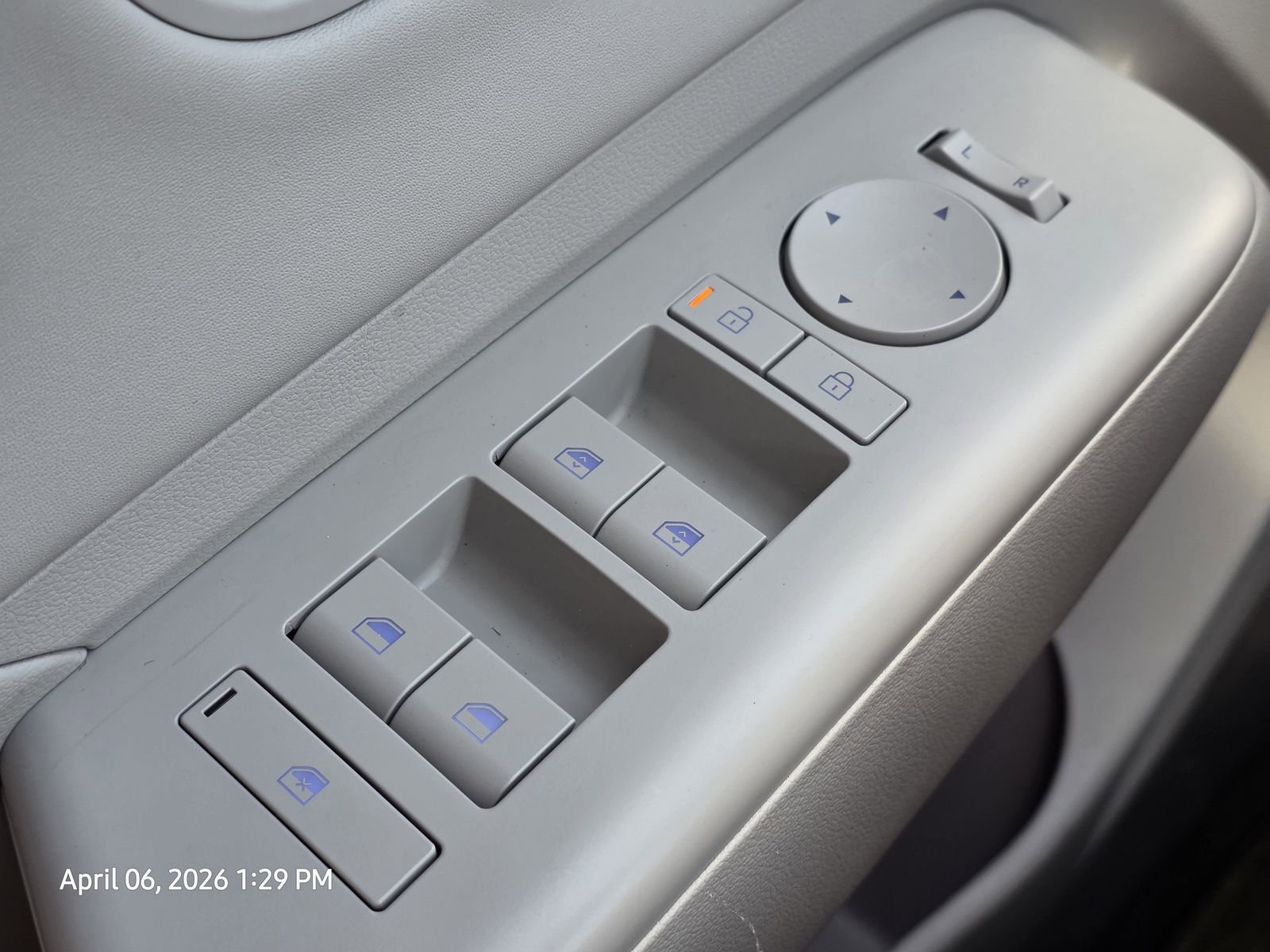 Used 2025 Hyundai Kona Limited image 32