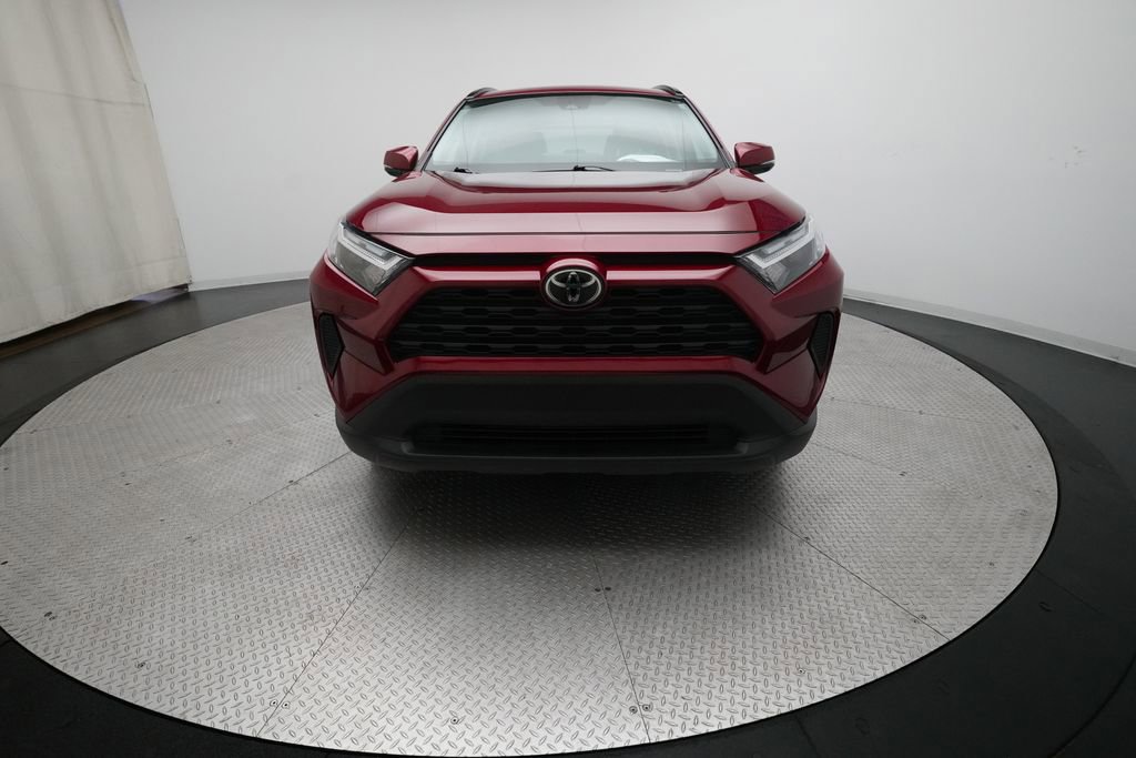 Used 2025 Toyota RAV4 XLE AWD/4WD image 11