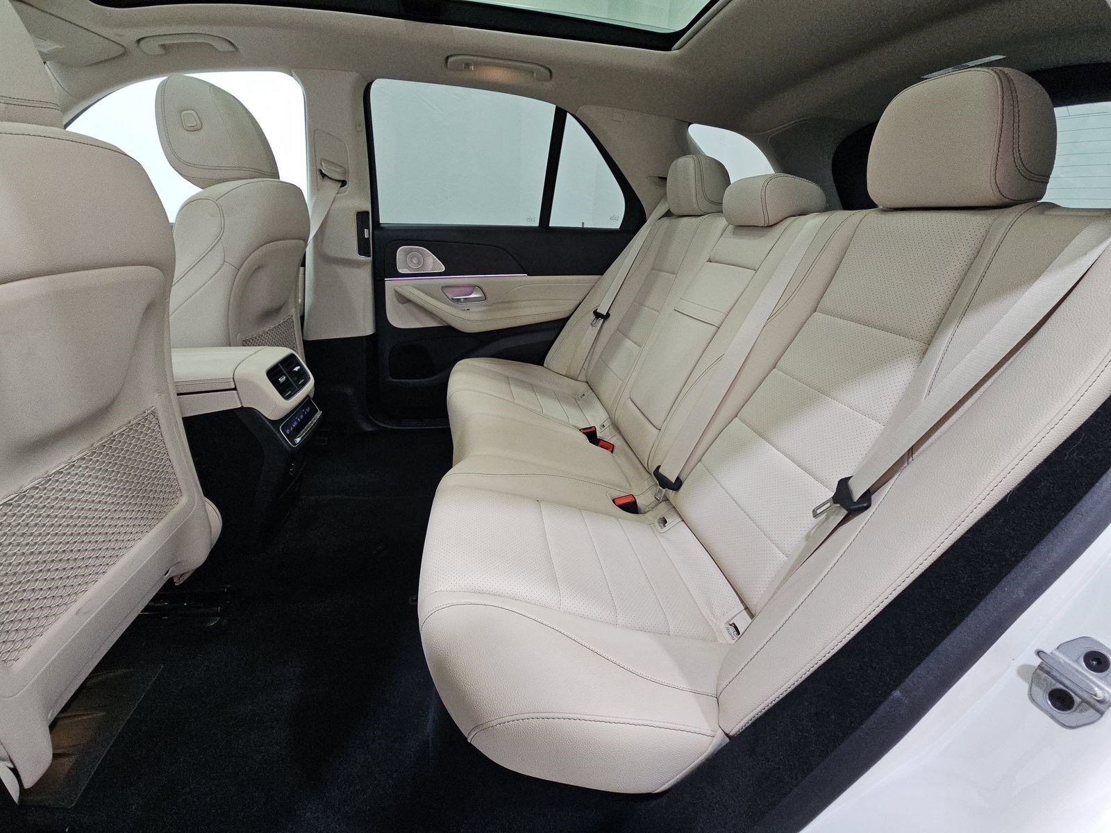 Used 2022 Mercedes-Benz GLE 350 w/ Premium Package image 16