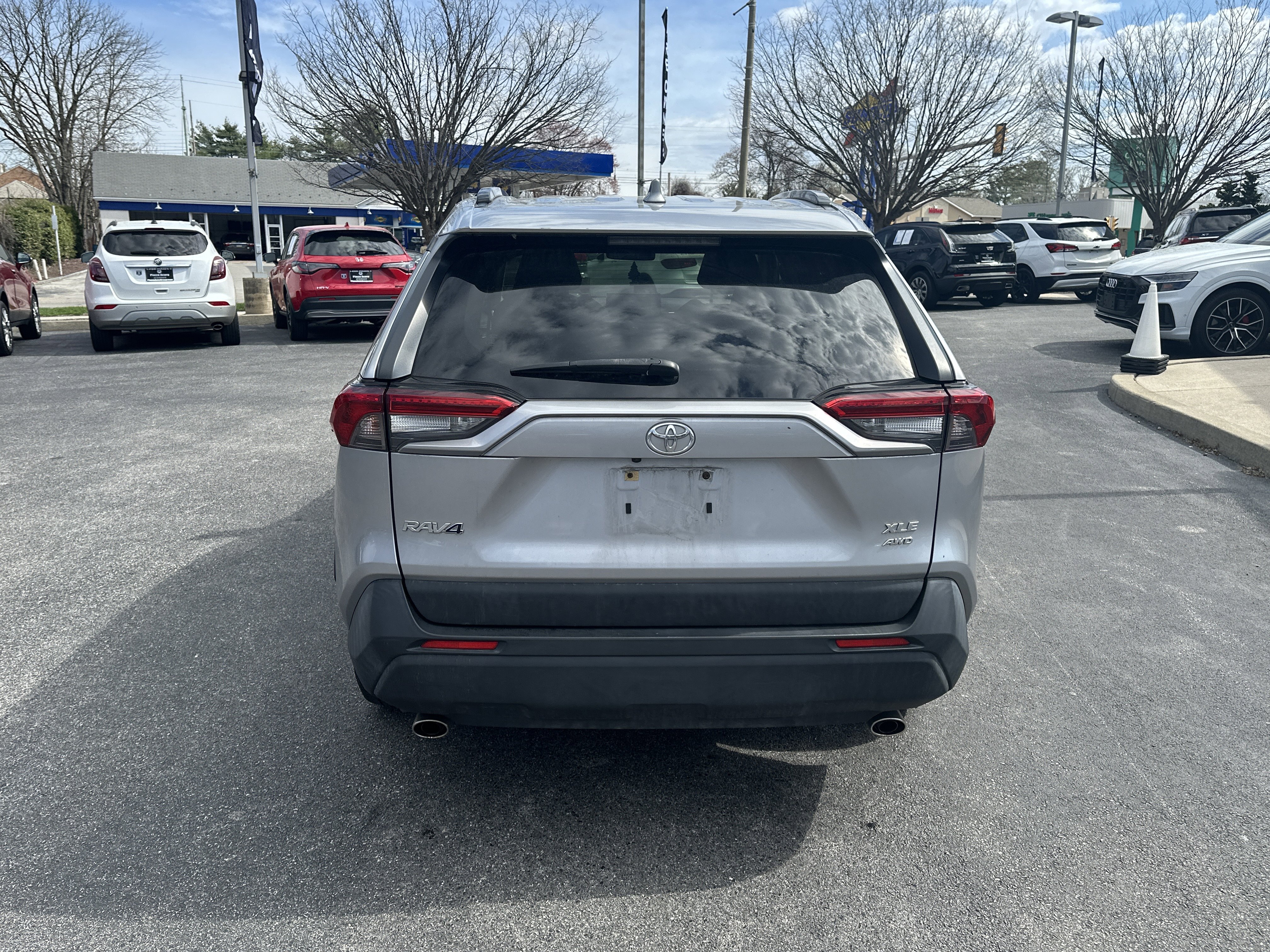 Used 2019 Toyota RAV4 XLE w/ All Weather Liner Package image 6