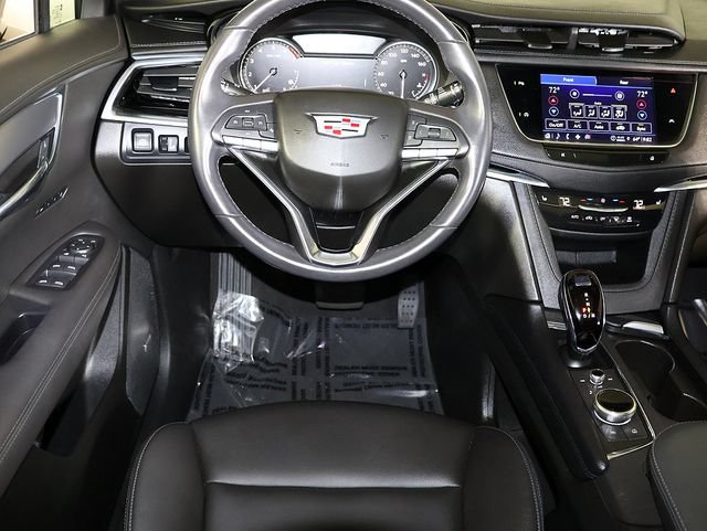 Used 2024 Cadillac XT6 Luxury AWD/4WD image 3