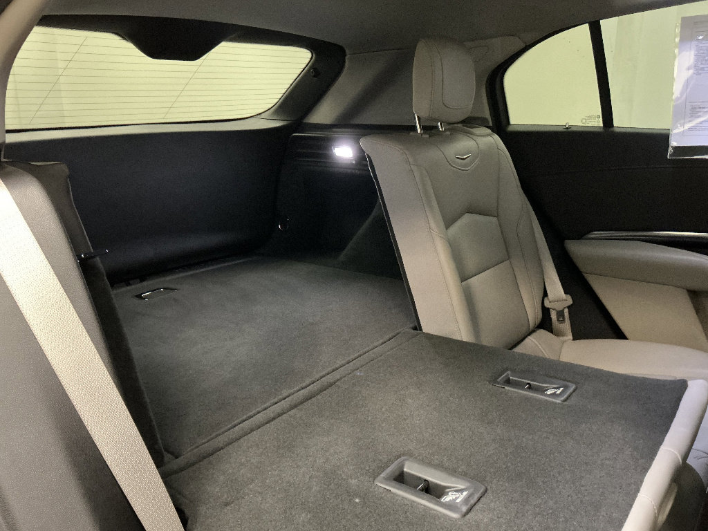 Used 2019 Cadillac XT4 Luxury w/ Cold Weather Package FWD image 27