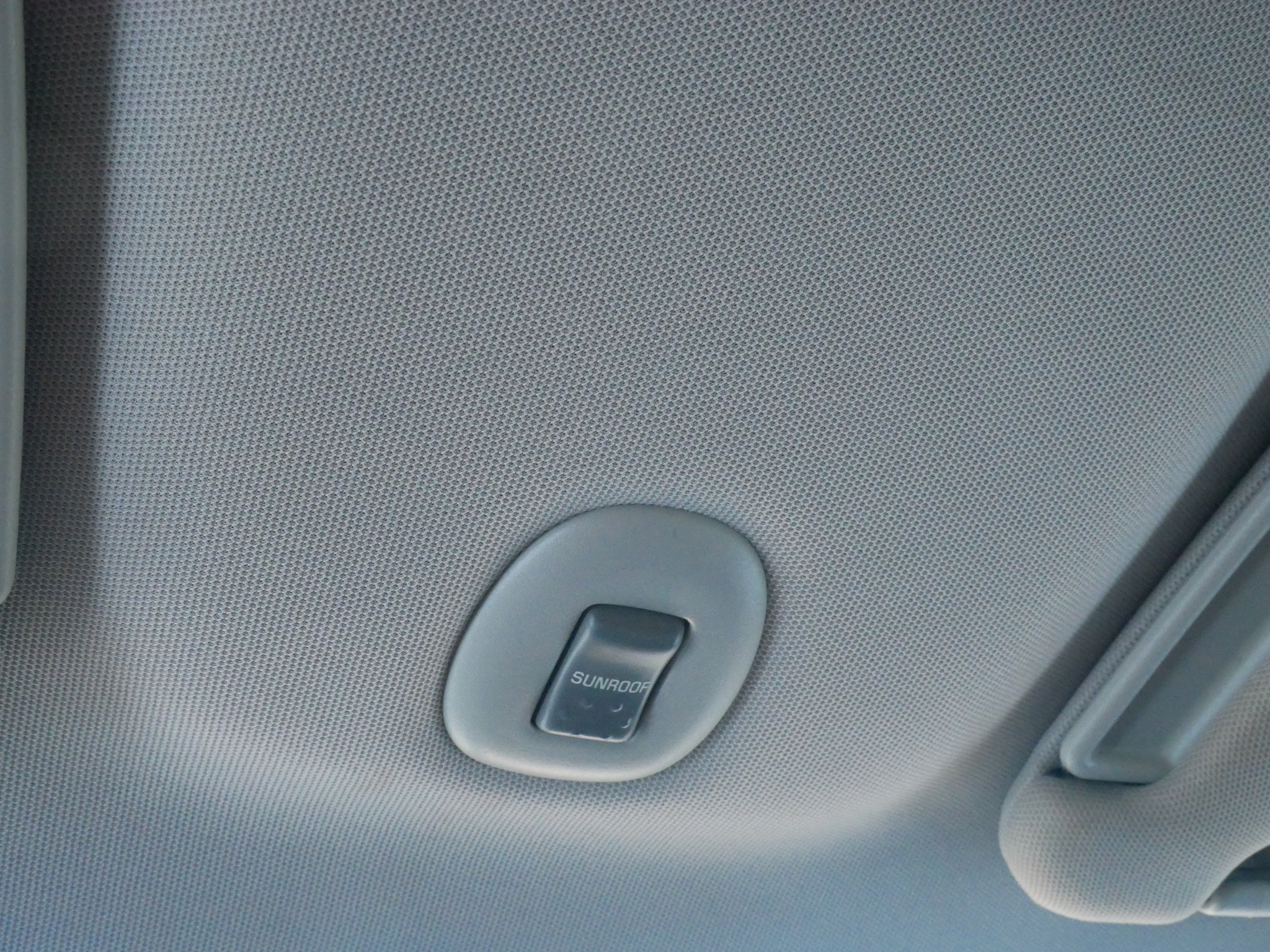 Used 2002 Pontiac Aztek 2WD image 25