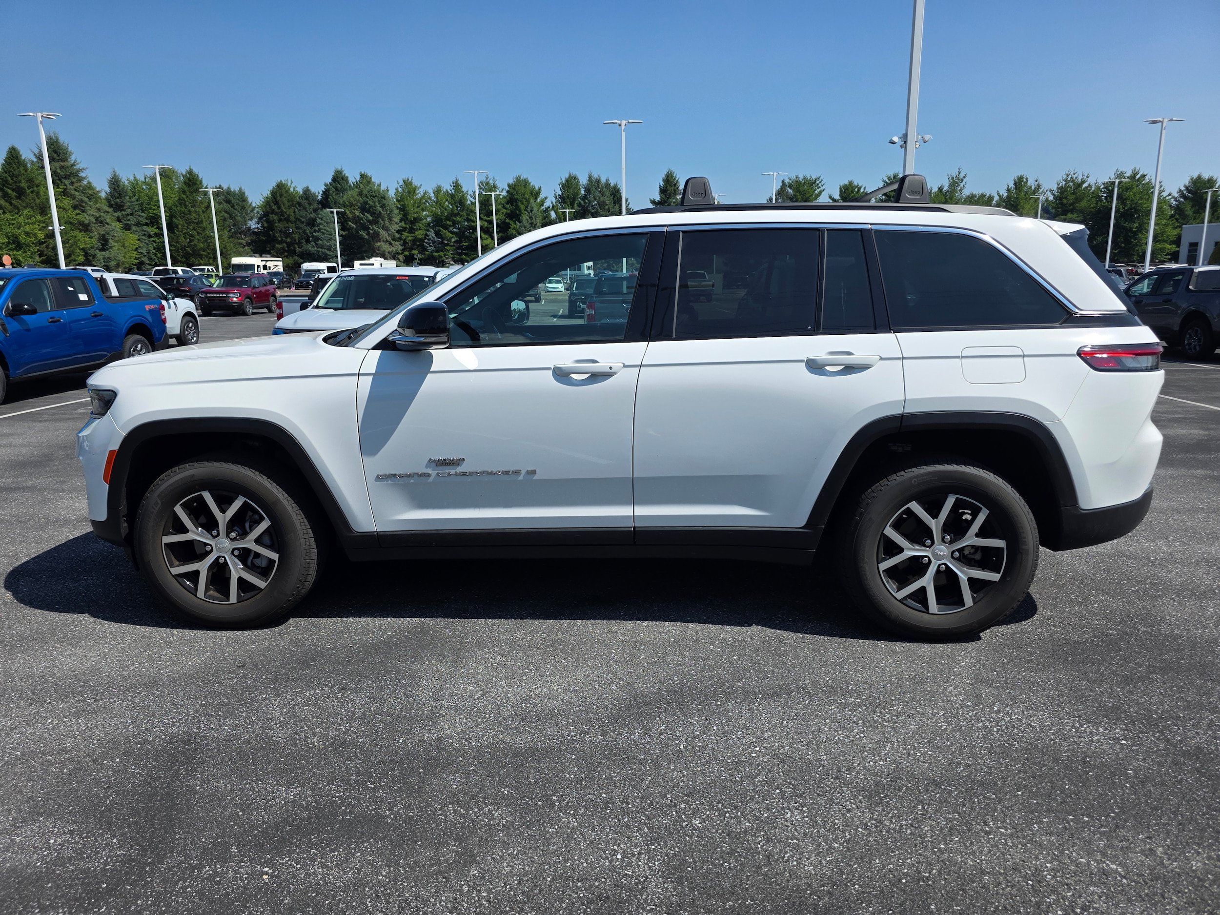 Used 2025 Jeep Grand Cherokee Limited AWD/4WD video 2