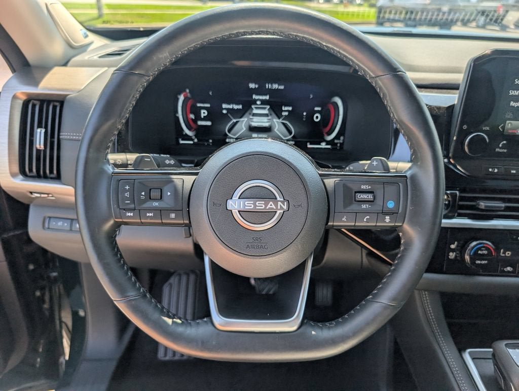 Used 2025 Nissan Pathfinder Platinum FWD image 28