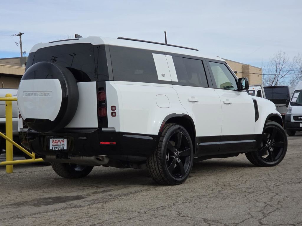 Used 2024 Land Rover Defender 130 X-Dynamic SE image 14