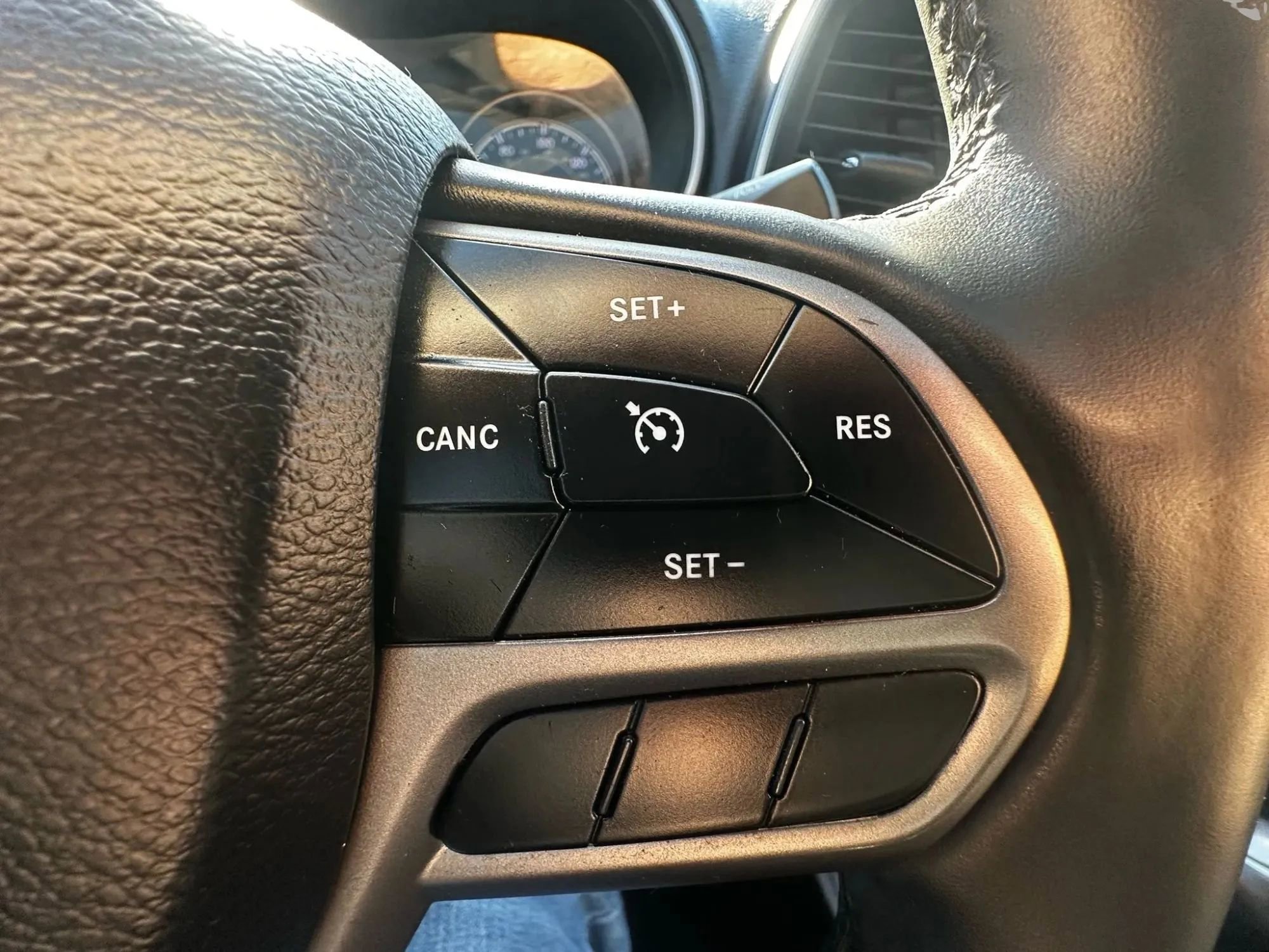 Used 2019 Jeep Cherokee Limited FWD image 52