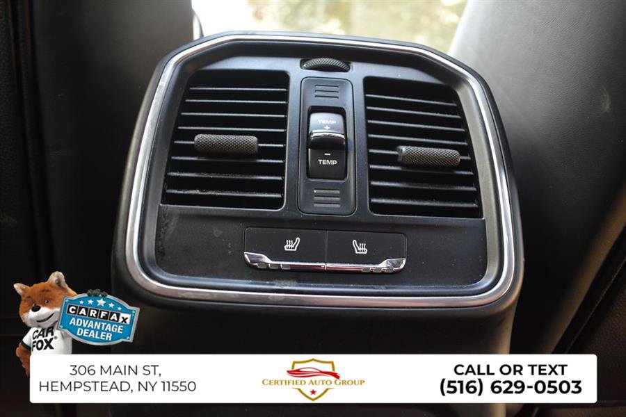 Used 2023 Porsche Macan Turbo AWD/4WD image 30