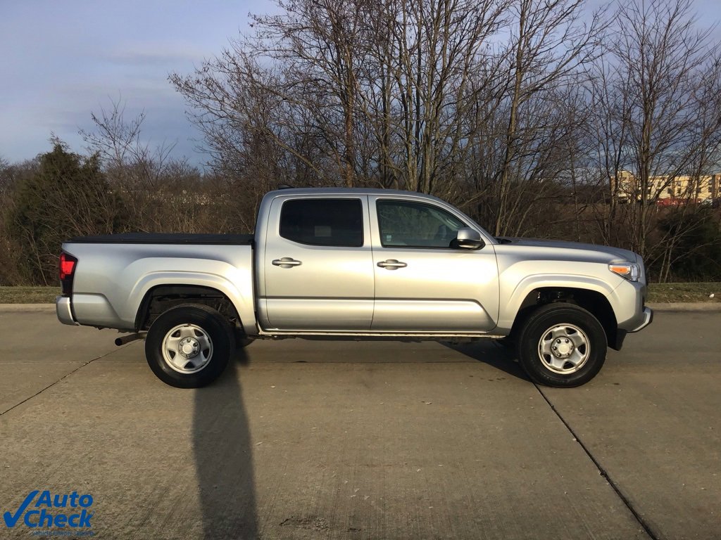 Used 2022 Toyota Tacoma SR image 2