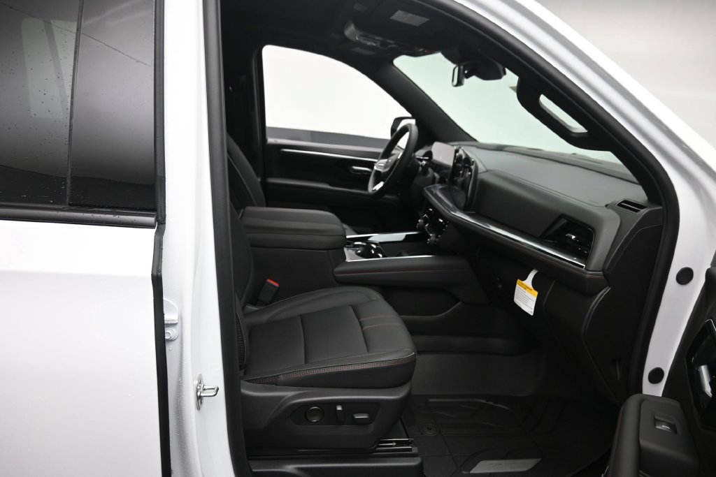 New 2027 Chevrolet Suburban RST w/ Comfort Package AWD/4WD image 9