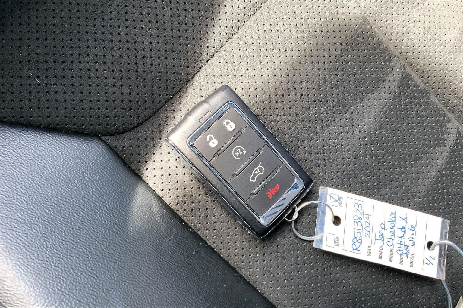 Used 2024 Jeep Grand Cherokee Altitude AWD/4WD image 14