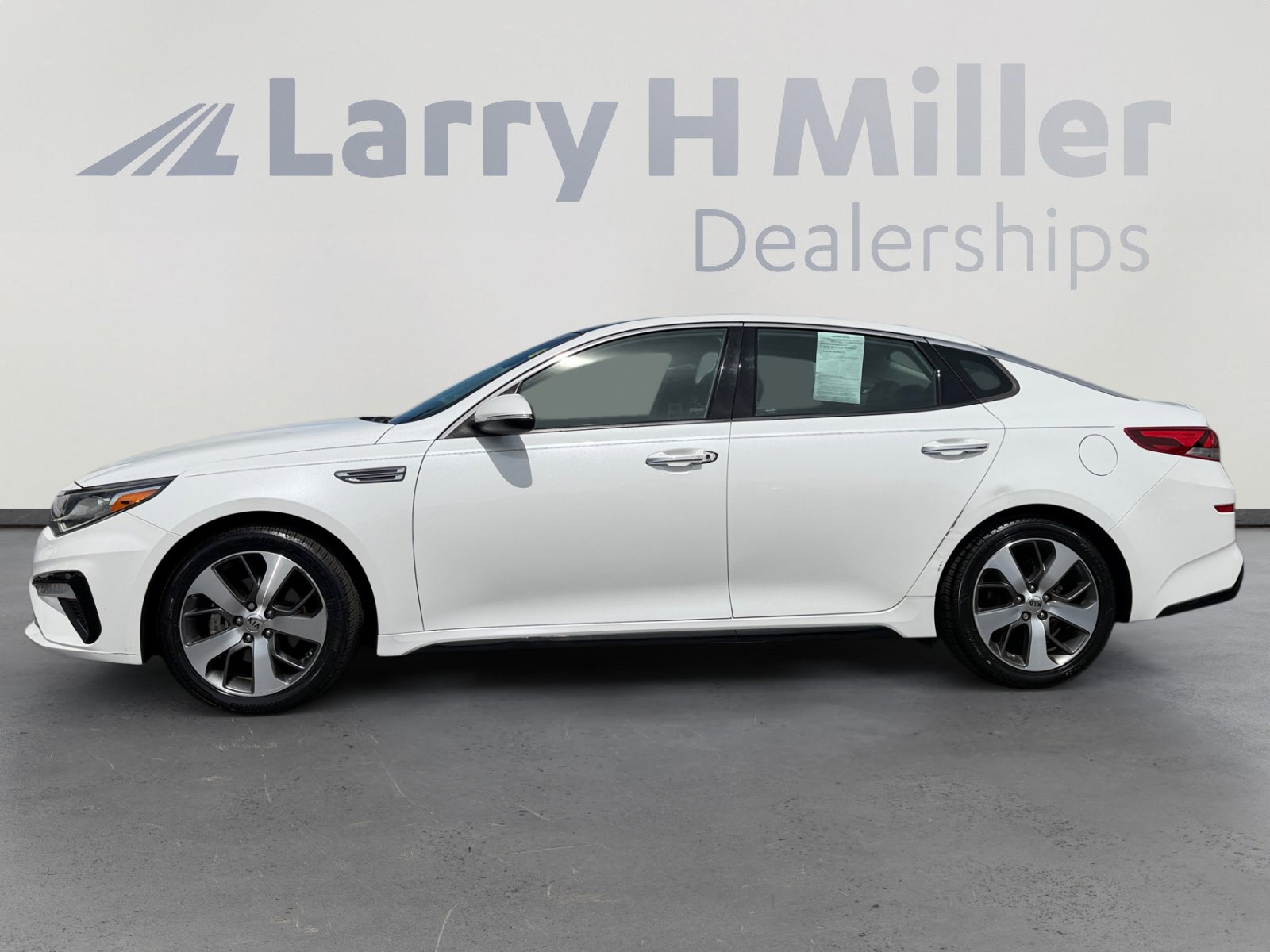 Used 2019 Kia Optima S w/ S Panoramic Sunroof Package FWD image 2