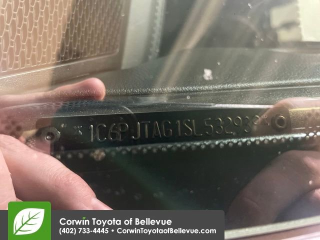 Used 2025 Jeep Gladiator Sport image 29