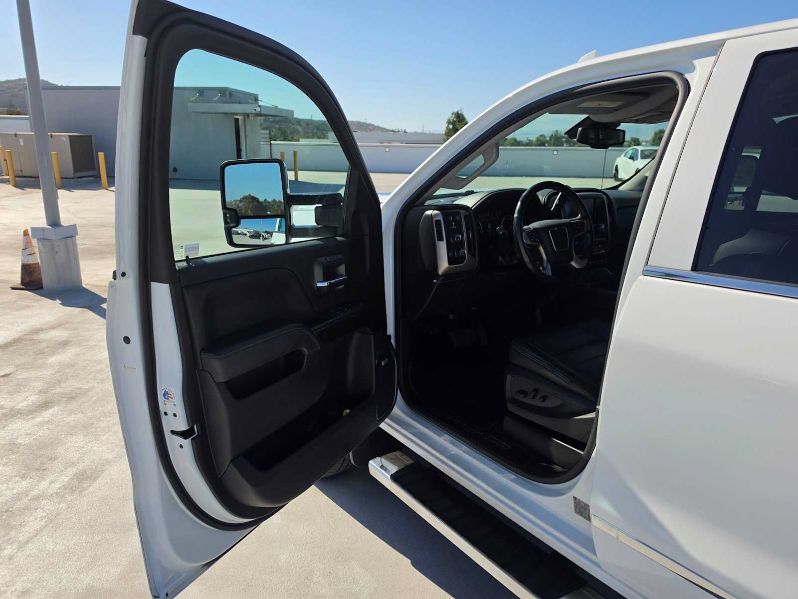Used 2016 GMC Sierra 2500 Denali w/ Duramax Plus Package AWD/4WD image 19