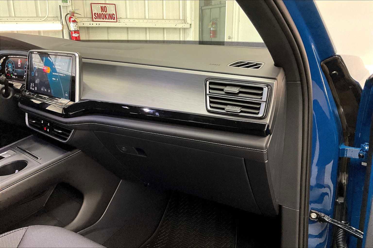 New 2025 Volkswagen Atlas Cross Sport SE image 27