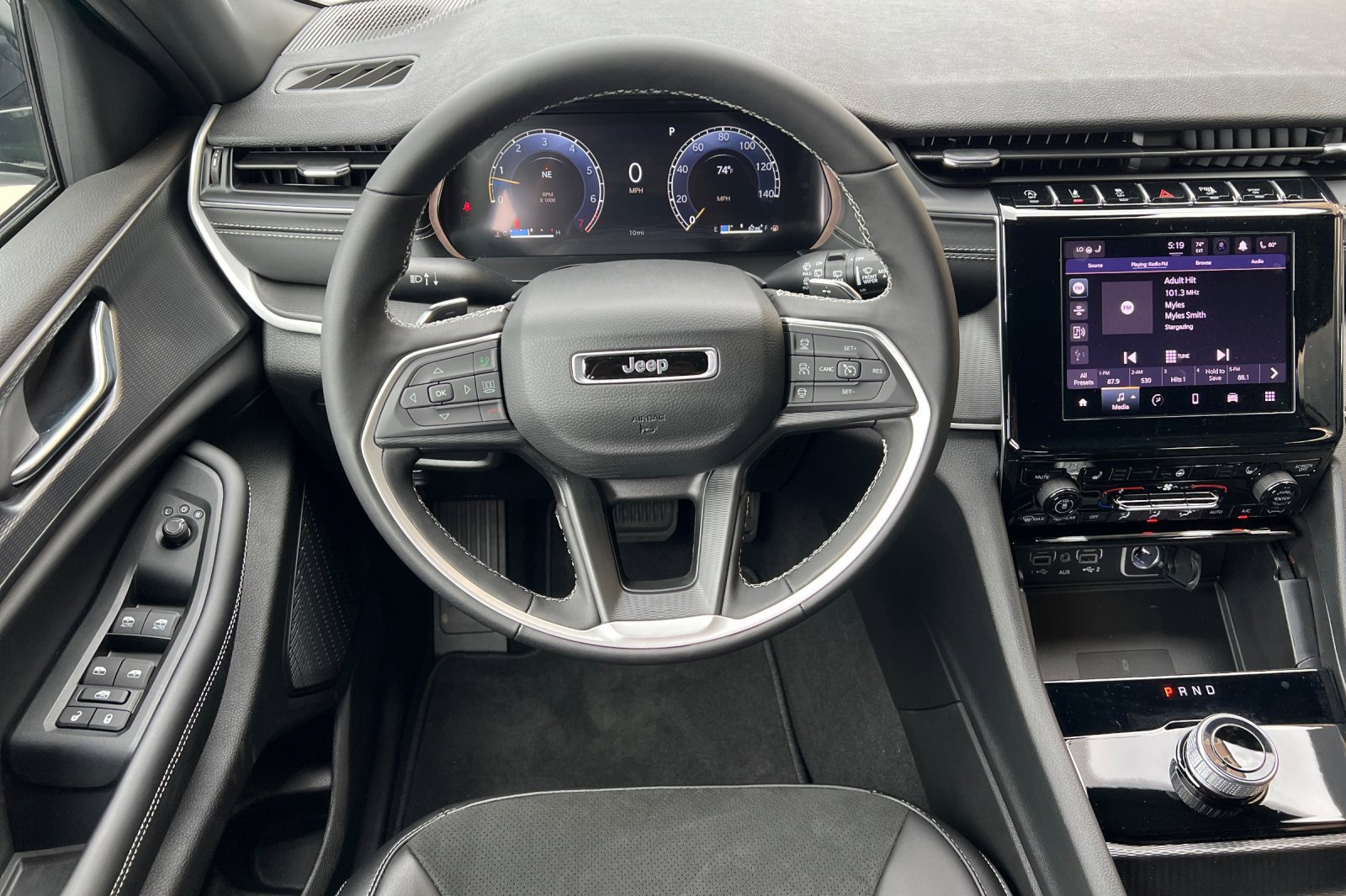 New 2025 Jeep Grand Cherokee Altitude image 14