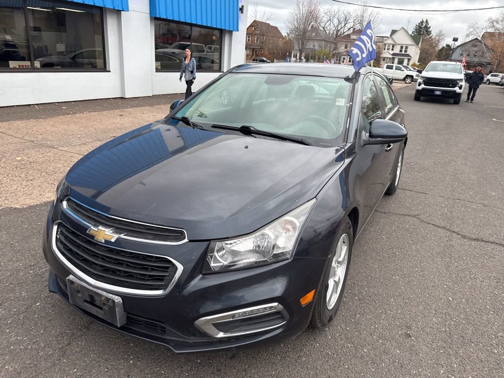 Used 2016 Chevrolet Cruze LT image 2