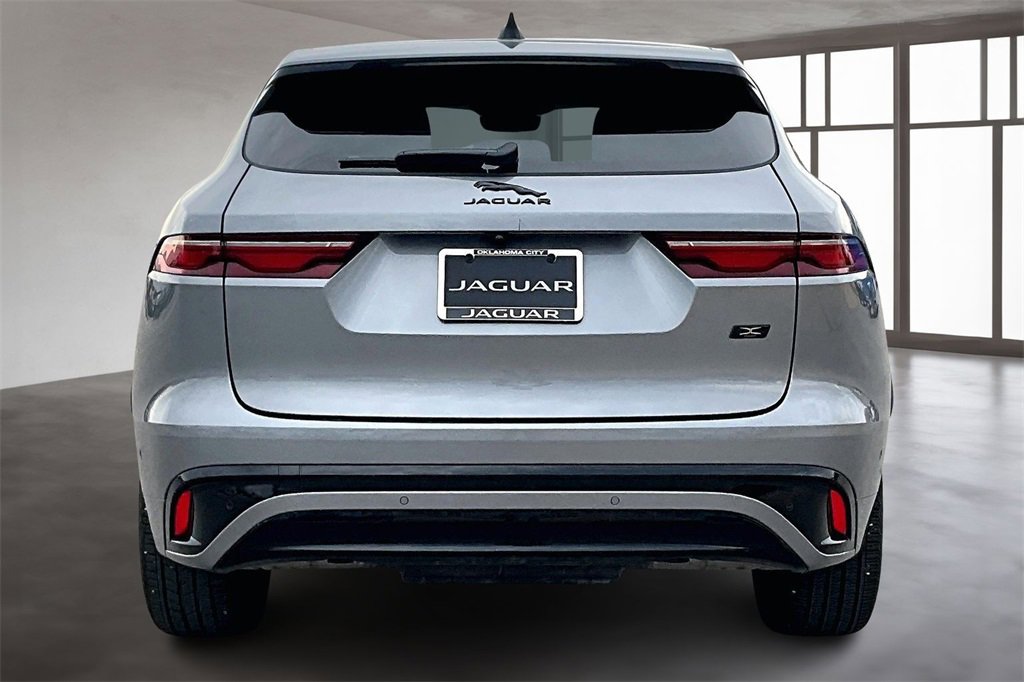 Used 2026 Jaguar F-PACE R-Dynamic S image 4