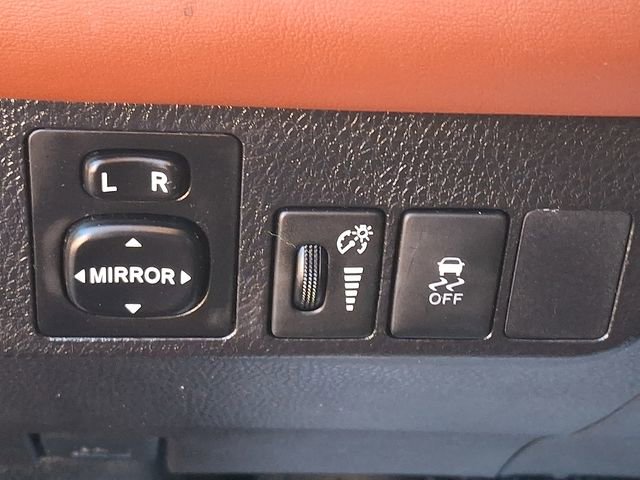 Used 2015 Toyota RAV4 Limited image 24