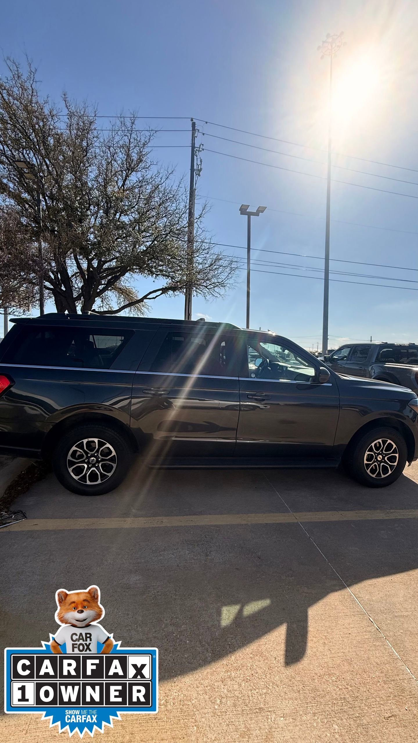 Used 2024 Ford Expedition Max XLT image 2