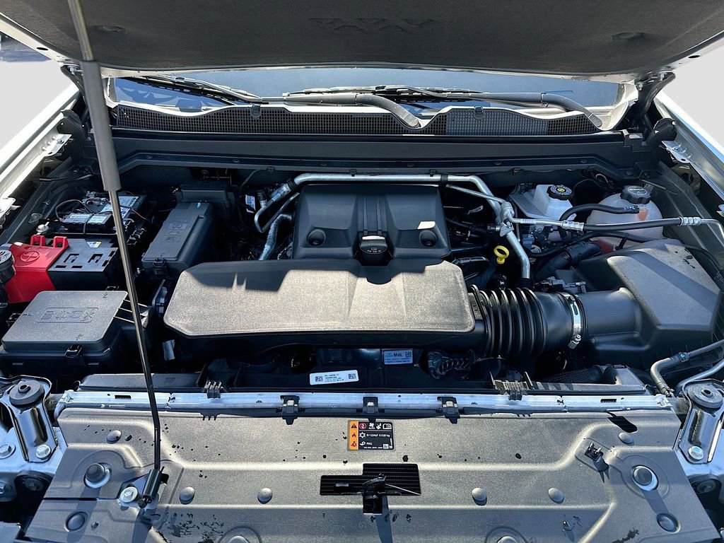 Used 2025 Chevrolet Colorado ZR2 w/ Midnight Edition image 39