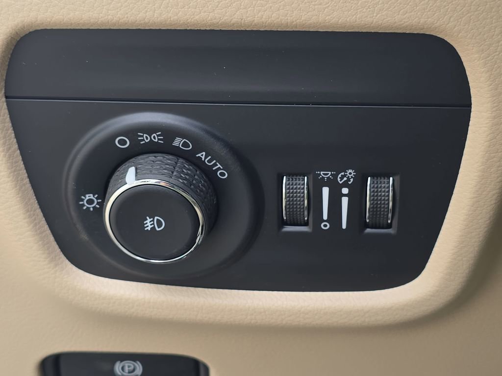 New 2026 Jeep Grand Cherokee Limited image 27