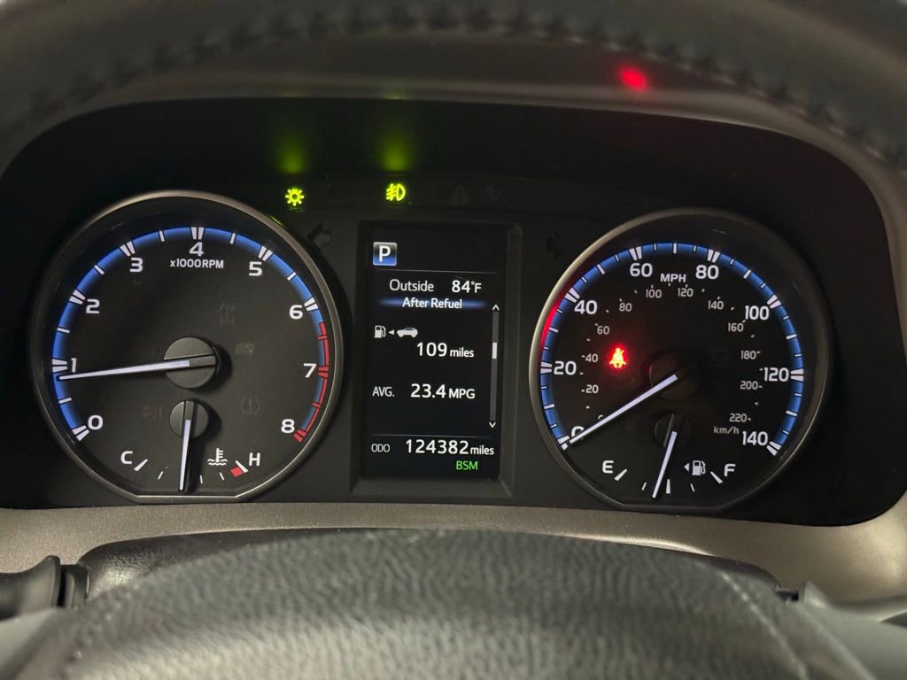 Used 2018 Toyota RAV4 XLE image 39